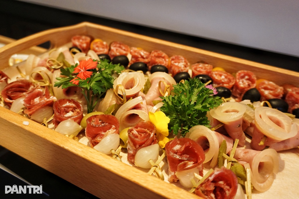 Ẩm thực châu Âu trở thành trải nghiệm mới của du khách ở TPHCM - 2