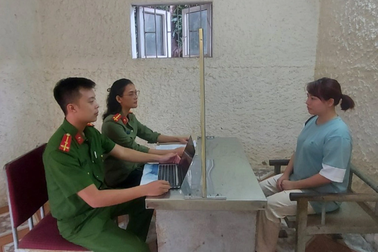 Triệt phá đường dây mua bán dữ liệu cá nhân, lừa chiếm đoạt 10 tỷ đồng