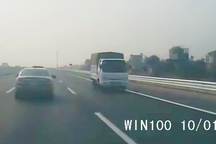 Xe tải liều mạng chạy ngược chiều trên cao tốc