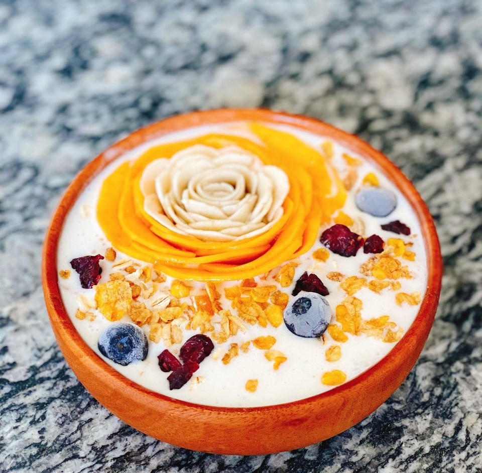 Vợ đảm trổ tài làm sinh tố hoa hồng bổ dưỡng, giải nhiệt mùa hè - 2 Vợ đảm trổ tài làm sinh tố hoa hồng bổ dưỡng, giải nhiệt mùa hè - 2