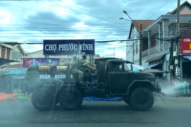 Bệnh nhân 1886 nhiều lần đi bán gà quanh chợ, ăn tất niên, đi siêu thị