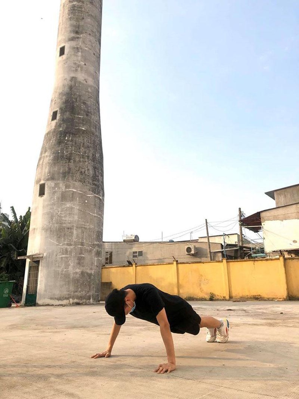 Chàng trai trở về từ Séc mở “tiệm tạp hóa Cô Vy” trong khu cách ly - 6 Chàng trai trở về từ Séc mở “tiệm tạp hóa Cô Vy” trong khu cách ly - 6