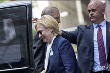 Bà Clinton bị viêm phổi, ngất xỉu trong lễ tưởng niệm 11/9