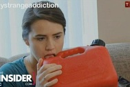 Kỳ lạ cô gái nghiện... uống xăng