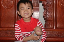 Vụ cột viễn thông đè nát chân cháu bé 5 tuổi: Có thể truy cứu trách nhiệm hình sự?