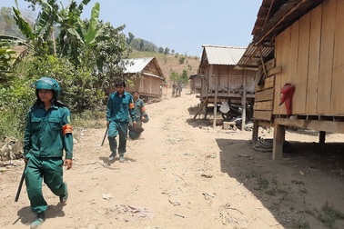 Công an đột kích điểm khai thác vàng lậu "khủng"