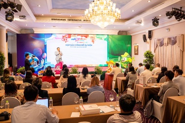 Ngày hội sắc màu - Mega Color Event: Không gian sắc màu sống động cho gia đình Việt