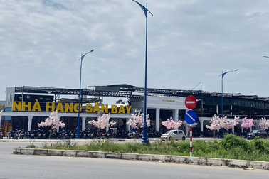 Nhà hàng hơn 1.000m2 ở trung tâm Cần Thơ "mọc" trên đất nông nghiệp