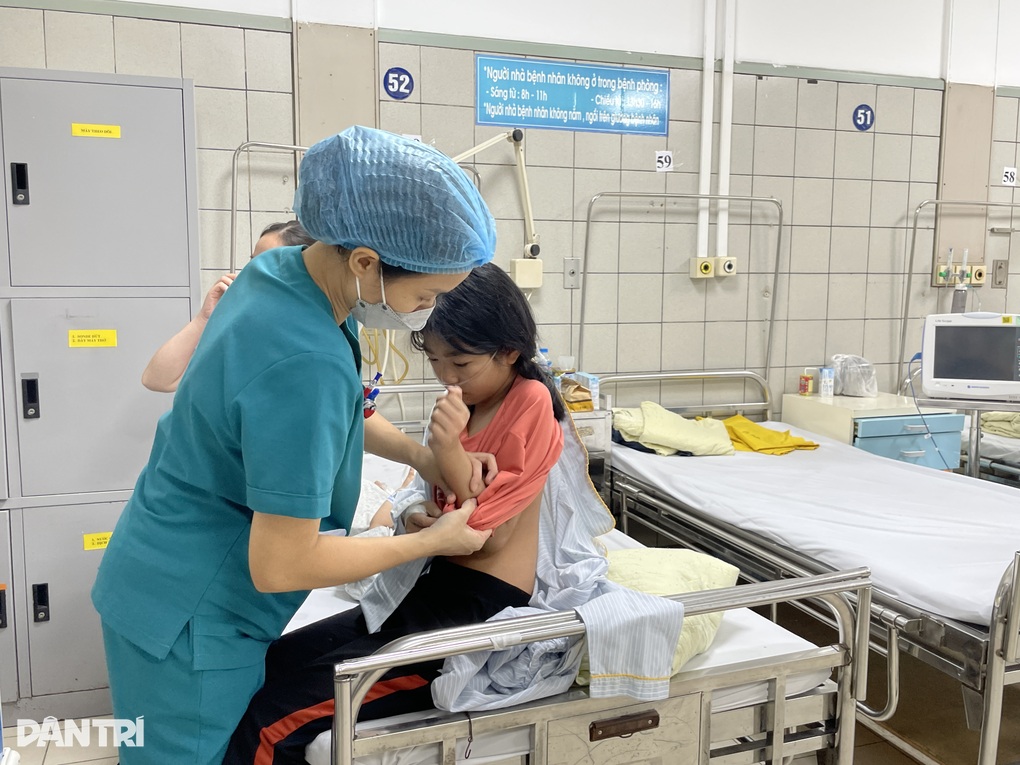 Bệnh nhân vụ cháy chung cư mini: Vì sao hoảng loạn nhảy từ tầng cao xuống? - 1 Bệnh nhân vụ cháy chung cư mini: Vì sao hoảng loạn nhảy từ tầng cao xuống? - 1