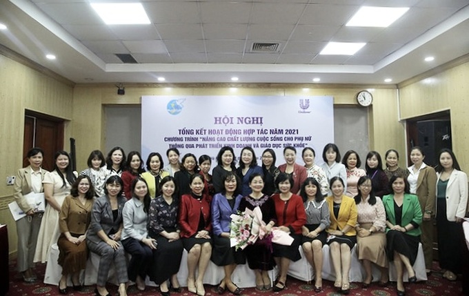 Các đại biểu chụp ảnh lưu niệm tại Hội nghị.