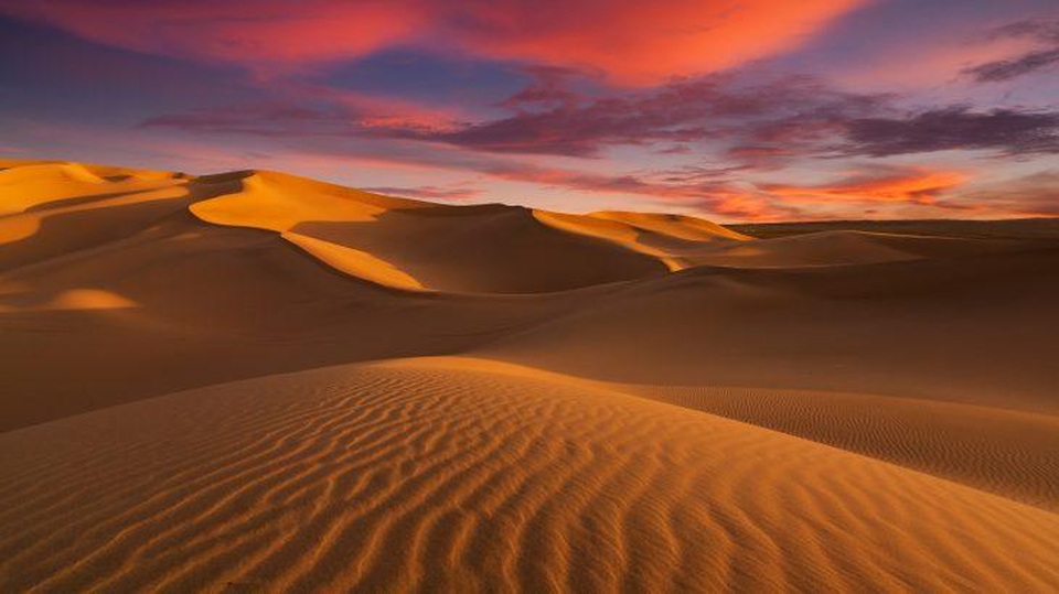Các vệ tinh của NASA đang theo dõi đám mây bụi khổng lồ từ Sahara - 1 Các vệ tinh của NASA đang theo dõi đám mây bụi khổng lồ từ Sahara - 1