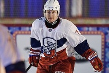 Tổng thống Putin so tài khúc côn cầu với các quan chức Nga tại Quảng trường Đỏ