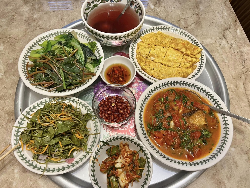 Ông bố Việt làm vườn di động hơn 100 loại rau, nấu đủ món đón Tết ở Anh - 9 Ông bố Việt làm vườn di động hơn 100 loại rau, nấu đủ món đón Tết ở Anh - 9