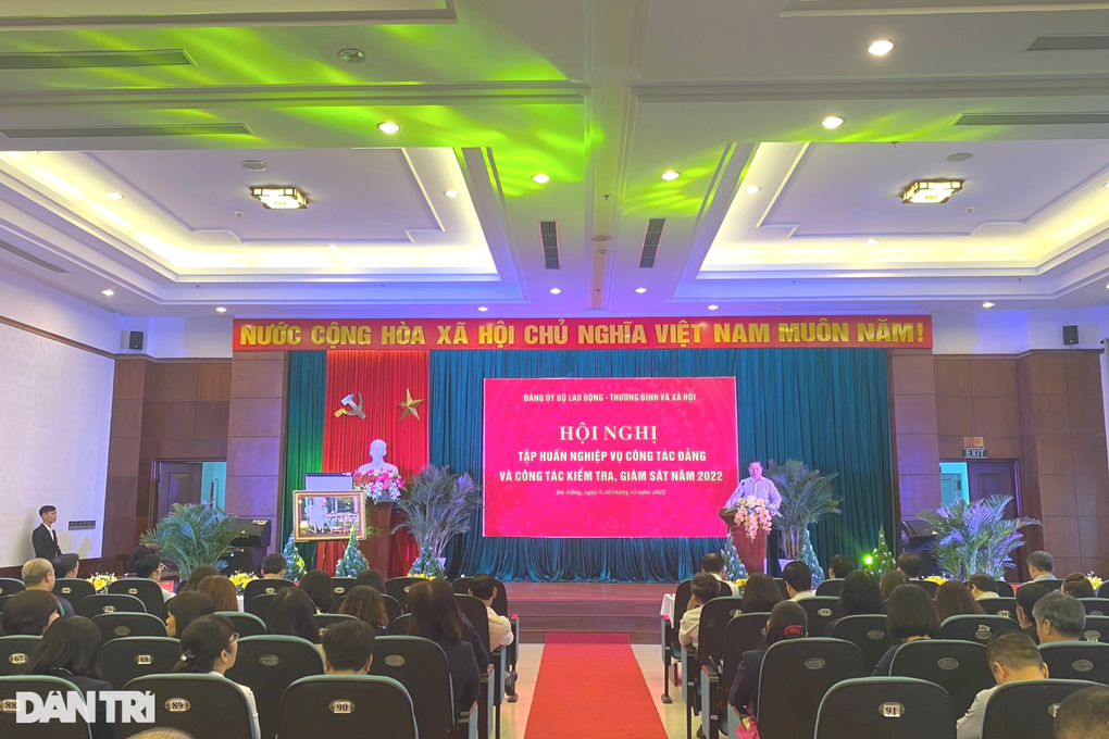 Tập huấn nghiệp vụ công tác Đảng và kiểm tra, giám sát năm 2022 - 1 Tập huấn nghiệp vụ công tác Đảng và kiểm tra, giám sát năm 2022 - 1