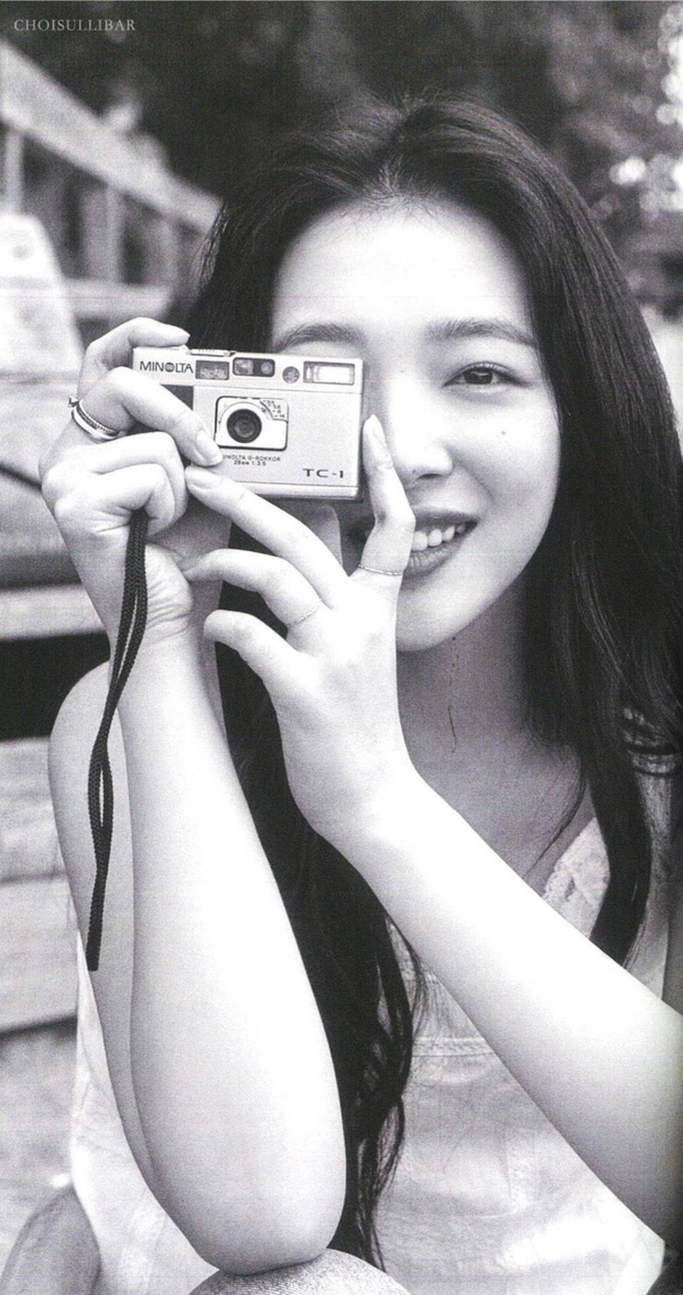 2 năm ngày mất của Sulli: Tưởng nhớ cố nghệ sĩ với bộ ảnh yêu bản thân - 3 2 năm ngày mất của Sulli: Tưởng nhớ cố nghệ sĩ với bộ ảnh yêu bản thân - 3