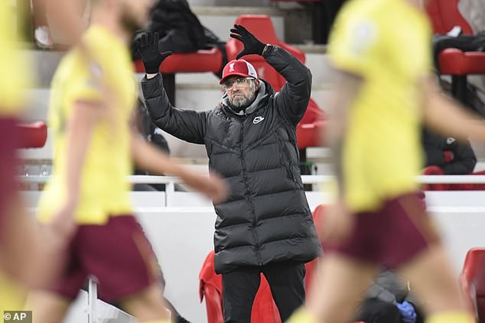 HLV Jurgen Klopp sốc nặng sau khi Liverpool thua đau trước Burnley - 2 HLV Jurgen Klopp sốc nặng sau khi Liverpool thua đau trước Burnley - 2