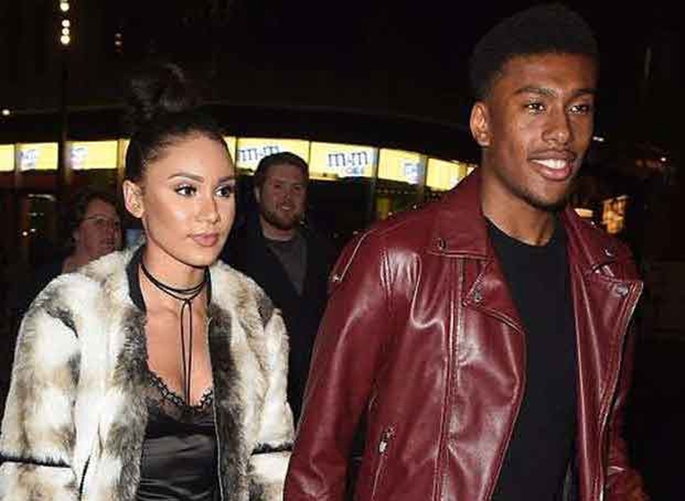 Ngắm những “nửa kia” nóng bỏng của các cầu thủ Everton - 6