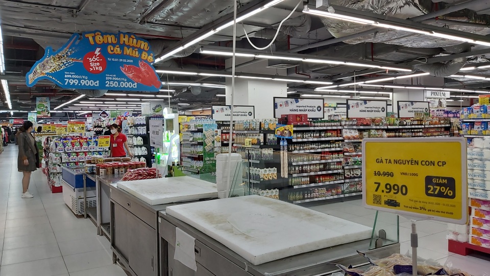 Dân Hà Nội lùng siêu thị, canh cả ngày không được giải cứu tôm hùm - 1 Dân Hà Nội lùng siêu thị, canh cả ngày không được giải cứu tôm hùm - 1