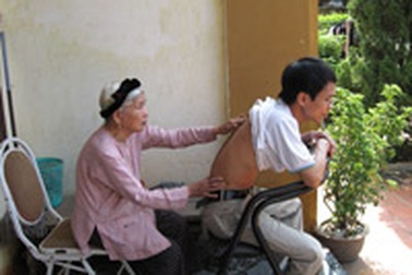 “Độc chiêu” chữa cận thị