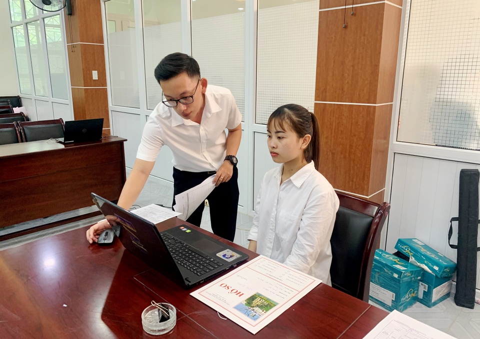 Tuyển dụng qua online hút hàng trăm sinh viên năm cuối tại Huế - 6 Tuyển dụng qua online hút hàng trăm sinh viên năm cuối tại Huế - 6