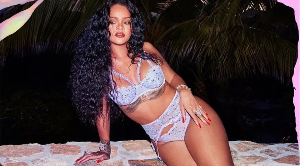 Rihanna gây sốt với ảnh nội y - 7