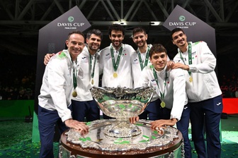 Tuyển Ý đánh bại Tây Ban Nha, lập hat-trick vô địch Davis Cup