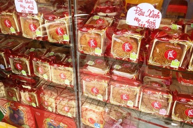 Dân buôn bán bánh Trung thu “rầu rĩ” vì lợi nhuận chẳng được bao nhiêu