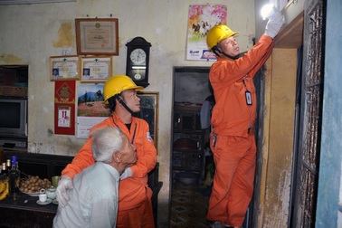 Các hoạt động của EVN HANOI trong tháng tri ân khách hàng- 12/2017