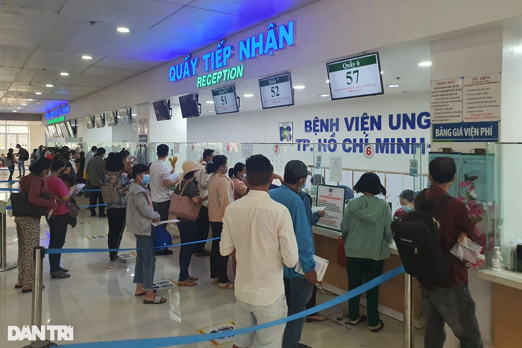 Quá tải bệnh nhân ung thư tại TPHCM: Bệnh viện tuyến trên gánh còng lưng - 3 Quá tải bệnh nhân ung thư tại TPHCM: Bệnh viện tuyến trên gánh còng lưng - 3