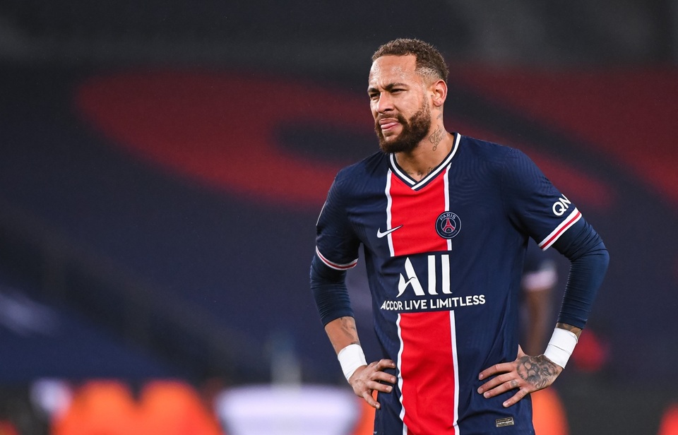 Neymar bất ngờ thả thính chân dài bốc lửa - 2 Neymar bất ngờ thả thính chân dài bốc lửa - 2