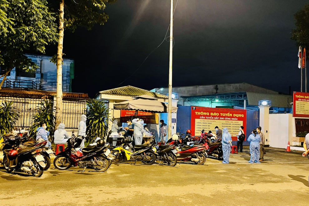 Nữ công nhân dương tính với SARS-CoV-2, công ty 800 lao động bị phong tỏa - 1 Nữ công nhân dương tính với SARS-CoV-2, công ty 800 lao động bị phong tỏa - 1