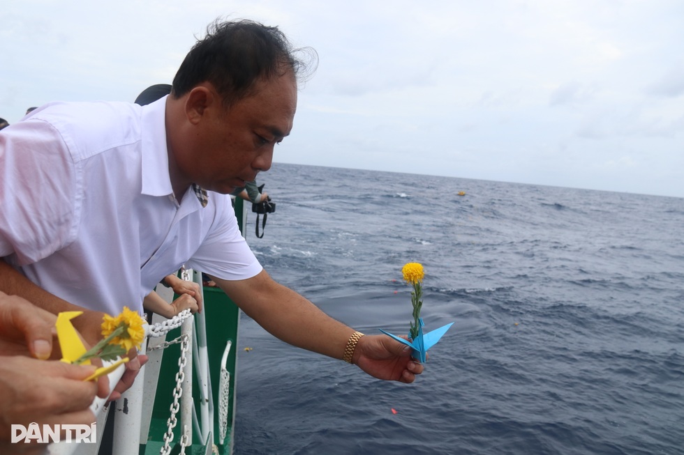 Tiếng hát của con gái liệt sỹ ngày trở lại Gạc Ma - 3