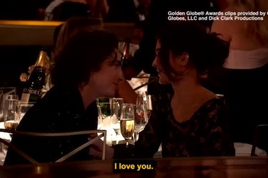 Nam diễn viên Timothée Chalamet công khai hôn Kylie Jenner trong khán phòng