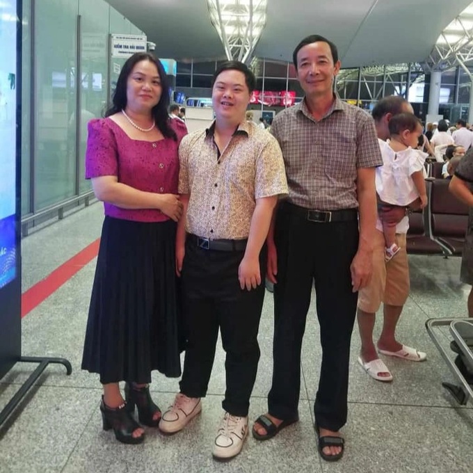 Hải Dương: Cậu bé bị Down hút triệu lượt xem, lấy nước mắt của nhiều người - 3 Hải Dương: Cậu bé bị Down hút triệu lượt xem, lấy nước mắt của nhiều người - 3