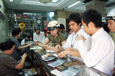 Chợ USD “âm thầm” hoạt động trở lại