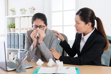 Mách bạn cách “đối đầu” với mầm bệnh nơi công sở