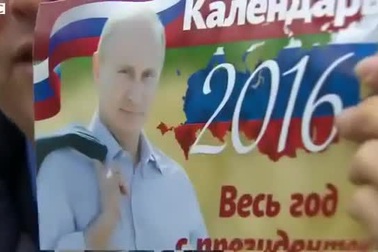 Tổng thống Putin khoe vẻ phong trần trong bộ lịch 2016