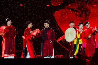 Tiết mục "Đào liễu" bùng nổ cảm xúc giữa mưa lớn và sấm sét