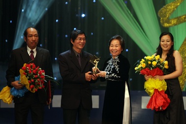 Những chuyện “hài hước” ở Cánh Diều Vàng 2009