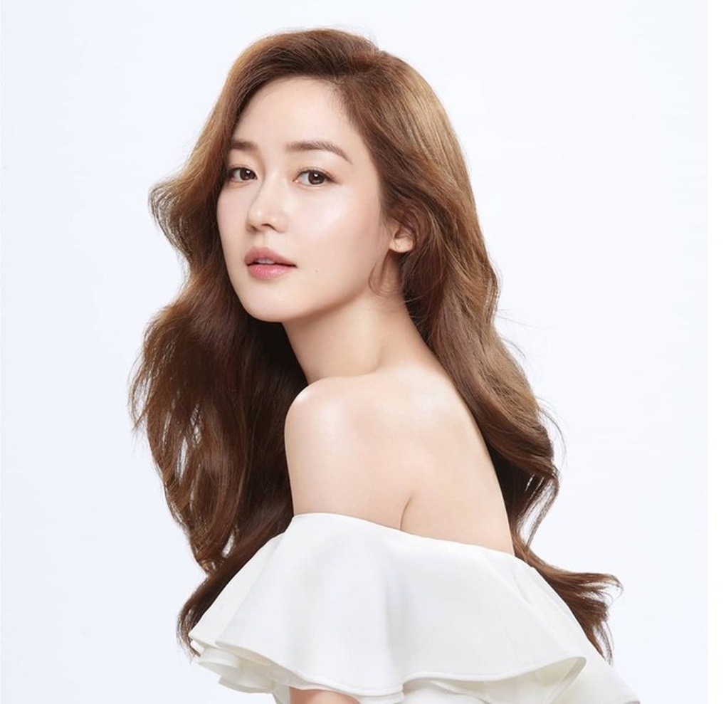 Búp bê xứ Hàn lui về ở ẩn khi chồng bị đề nghị mức án 7 năm tù - 3 Búp bê xứ Hàn lui về ở ẩn khi chồng bị đề nghị mức án 7 năm tù - 3