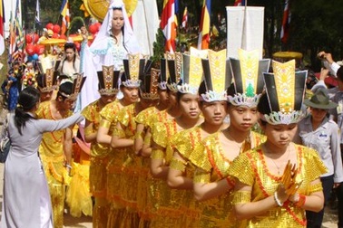 Hơn 2 vạn người nô nức khai hội Quán Thế Âm