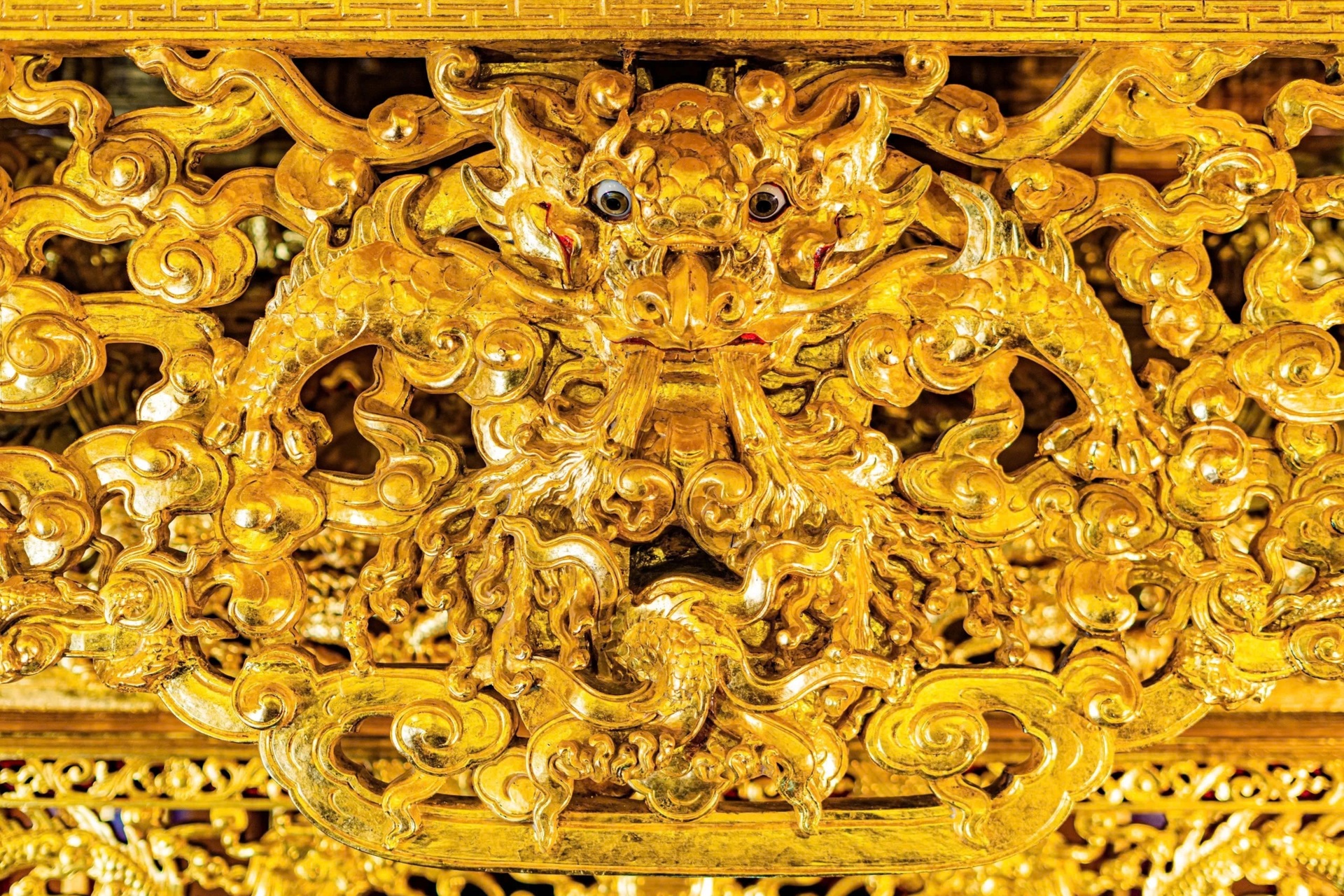 Hình ảnh bảo vật độc bản ngai vàng điện Thái Hòa trước khi bị phá hỏng - 5 Hình ảnh bảo vật độc bản ngai vàng điện Thái Hòa trước khi bị phá hỏng - 5