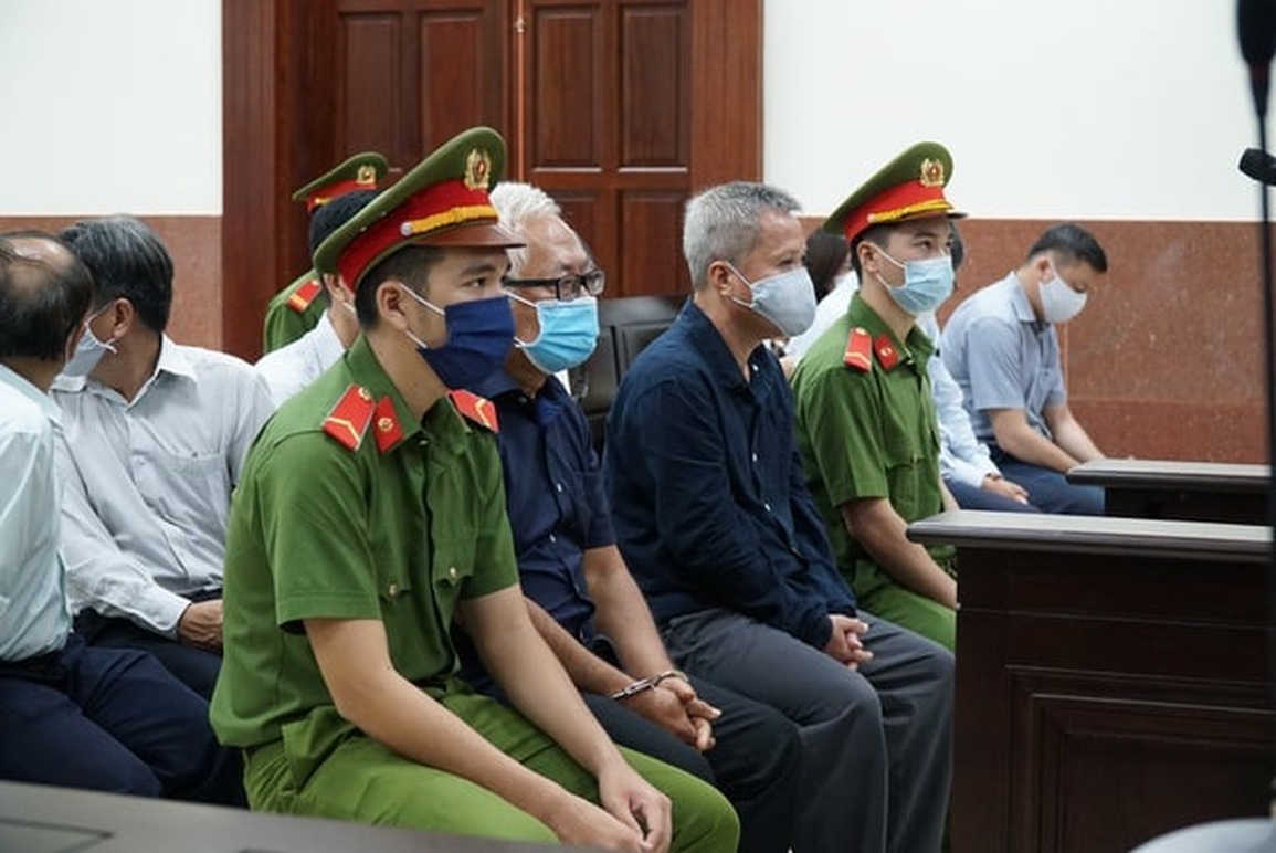 Bị cáo Trần Phương Bình lần thứ 2 lãnh án tù chung thân - 2 Bị cáo Trần Phương Bình lần thứ 2 lãnh án tù chung thân - 2