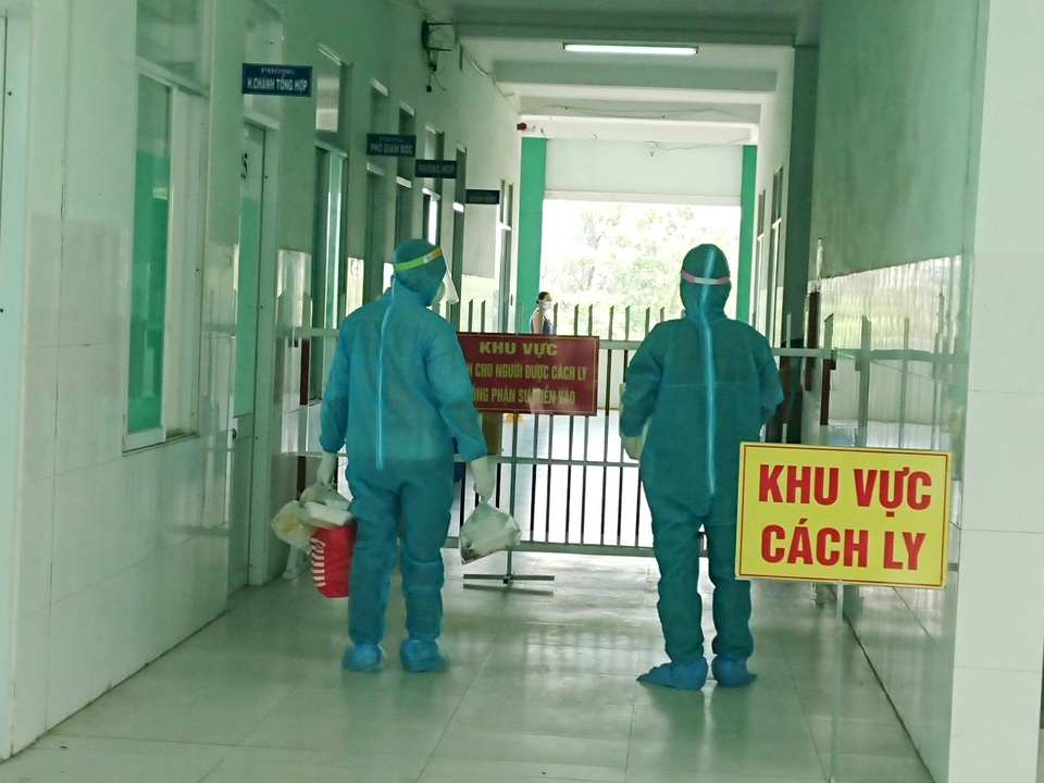 “Chúng tôi chia sẻ những đồ dùng cá nhân với bệnh nhân điều trị” - 1 “Chúng tôi chia sẻ những đồ dùng cá nhân với bệnh nhân điều trị” - 1
