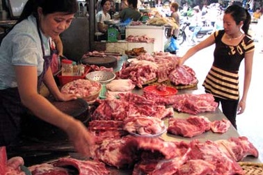 Chuyện lạ: Mua thịt, rau Hà Nội chuyển về quê