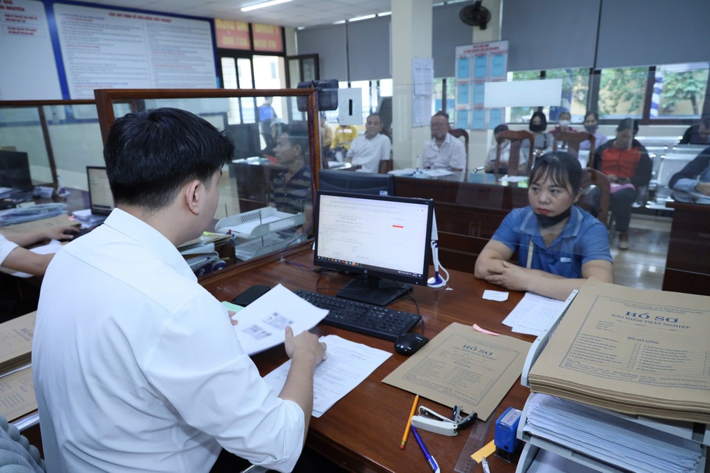 Hơn 2.500 lao động tìm việc tại Ngày hội việc làm Thái Nguyên 2025 - 3