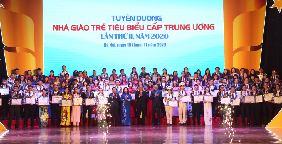 Vinh danh 99 nhà giáo trẻ tiêu biểu cả nước - 4 Vinh danh 99 nhà giáo trẻ tiêu biểu cả nước - 4
