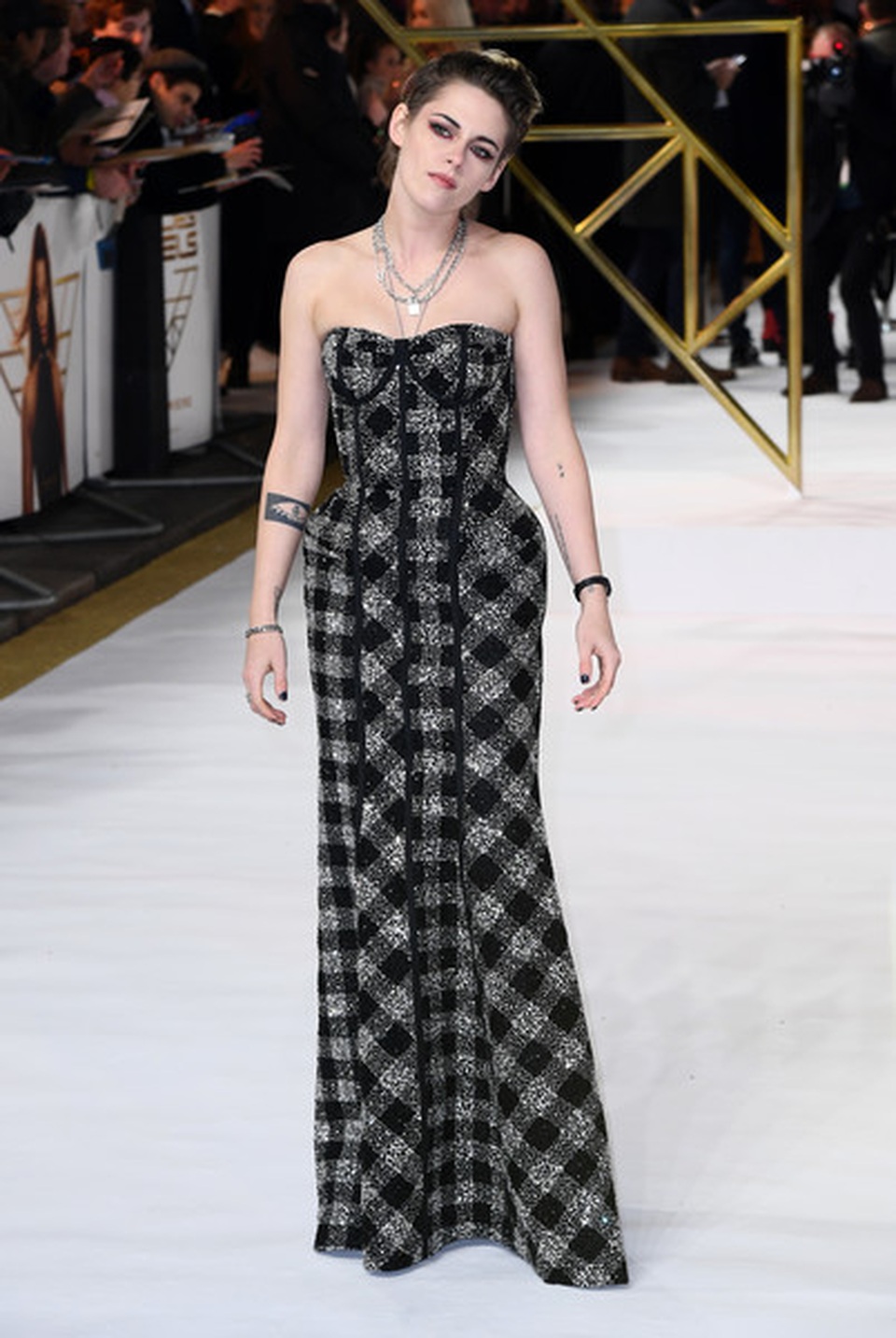 Kristen Stewart chuẩn men đi quảng bá phim mới - 5 Kristen Stewart chuẩn men đi quảng bá phim mới - 5