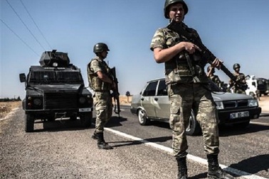 Quân đội Thổ Nhĩ Kỳ và phiến quân ở phía bắc Syria bắn trả nhau quyết liệt