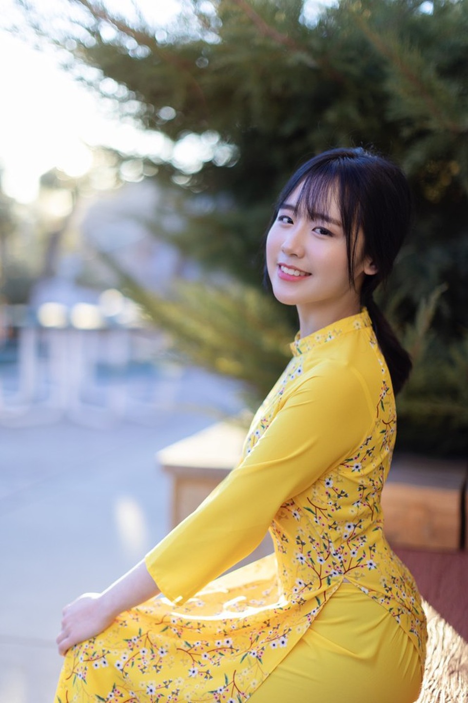 Rực rỡ sắc vàng với bộ ảnh áo dài đón Tết của du học sinh tại Mỹ - 3 Rực rỡ sắc vàng với bộ ảnh áo dài đón Tết của du học sinh tại Mỹ - 3